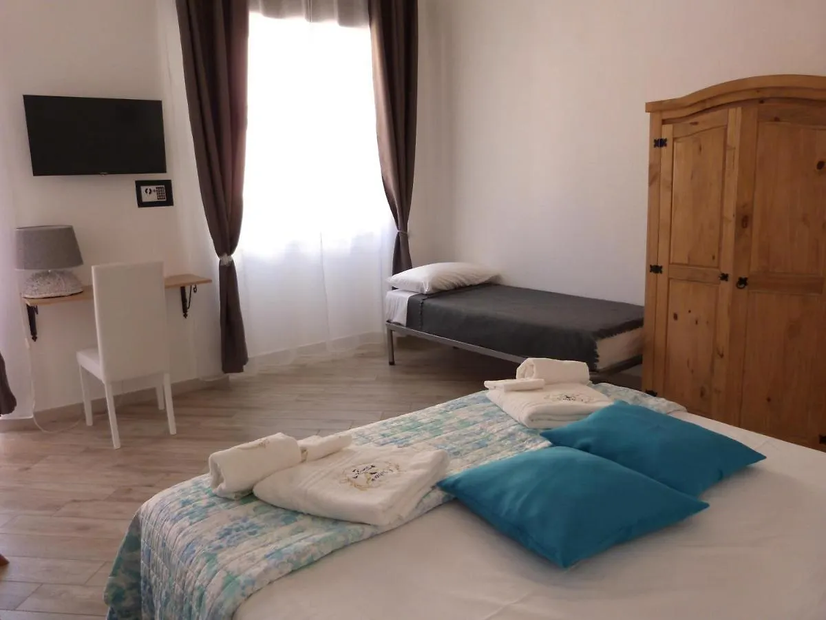 Clelia'S Boutique Rooms & Suites La Maddalena  Bed & Breakfast
