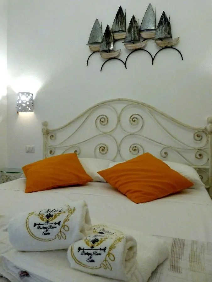 Clelia'S Boutique Rooms & Suites La Maddalena  Bed & Breakfast